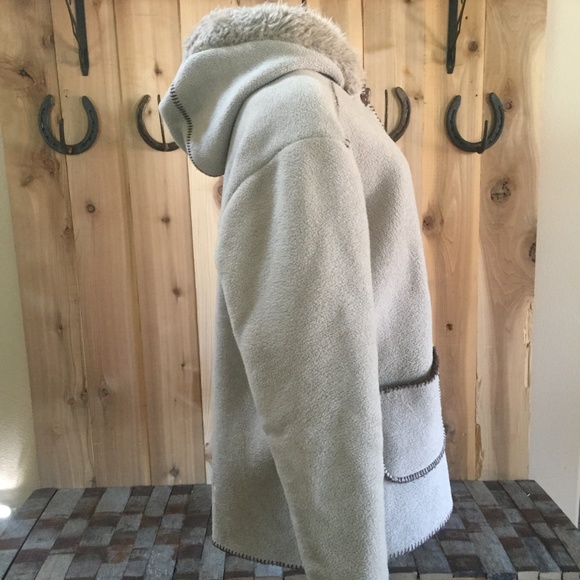 Fleece Button Hood Sweater Christmas Cabin Winter - Picture 2 of 8